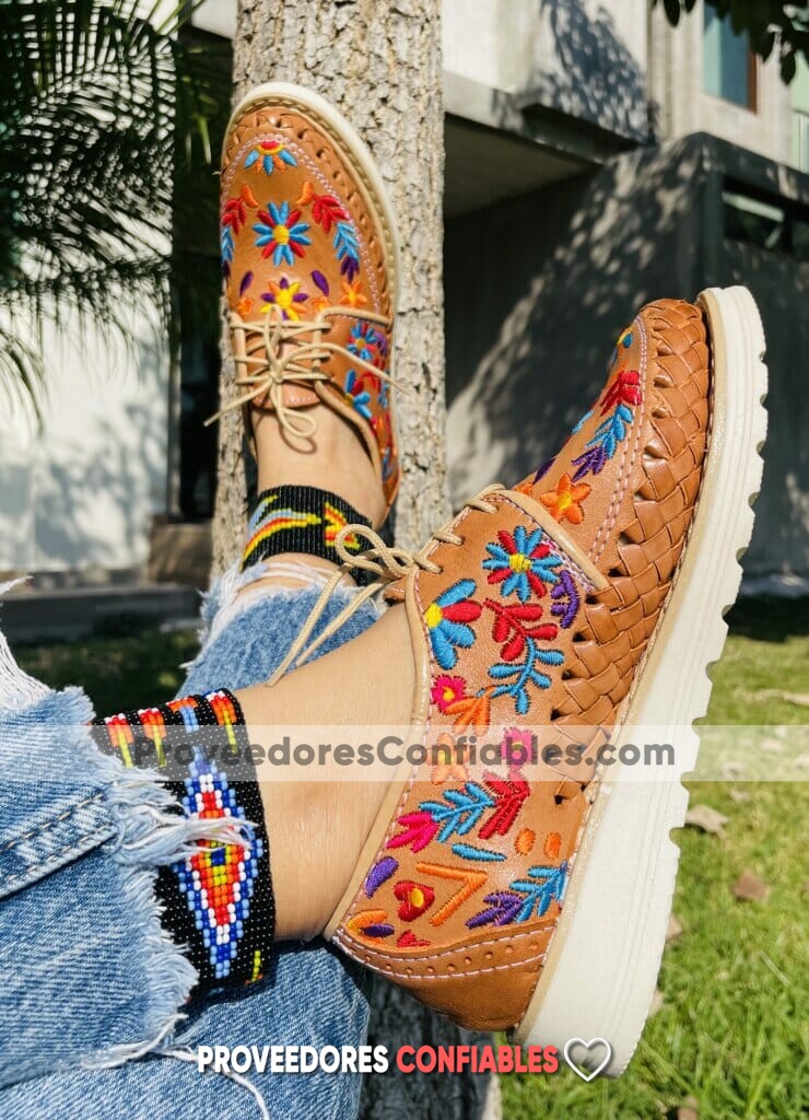 Zj00950 Huaraches Mexicanos De Piso Mujer Color Tan De Piel Con Bordado De Flores Suela Napo Hecho En Sahuayo Michoacan 1 Jpg